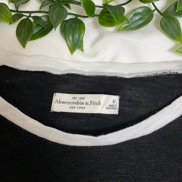 Abercrombie and Fitch black and white jersey shirt - Picture 4 of 4